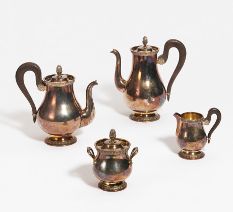 Pair of candlesticks with column-shaped shaft