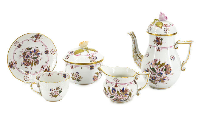 Tankard with floral decor